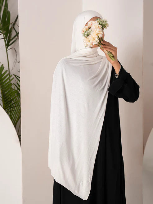 Premium jersey hijab in white, breathable soft fabric modest hijab Mawdeest