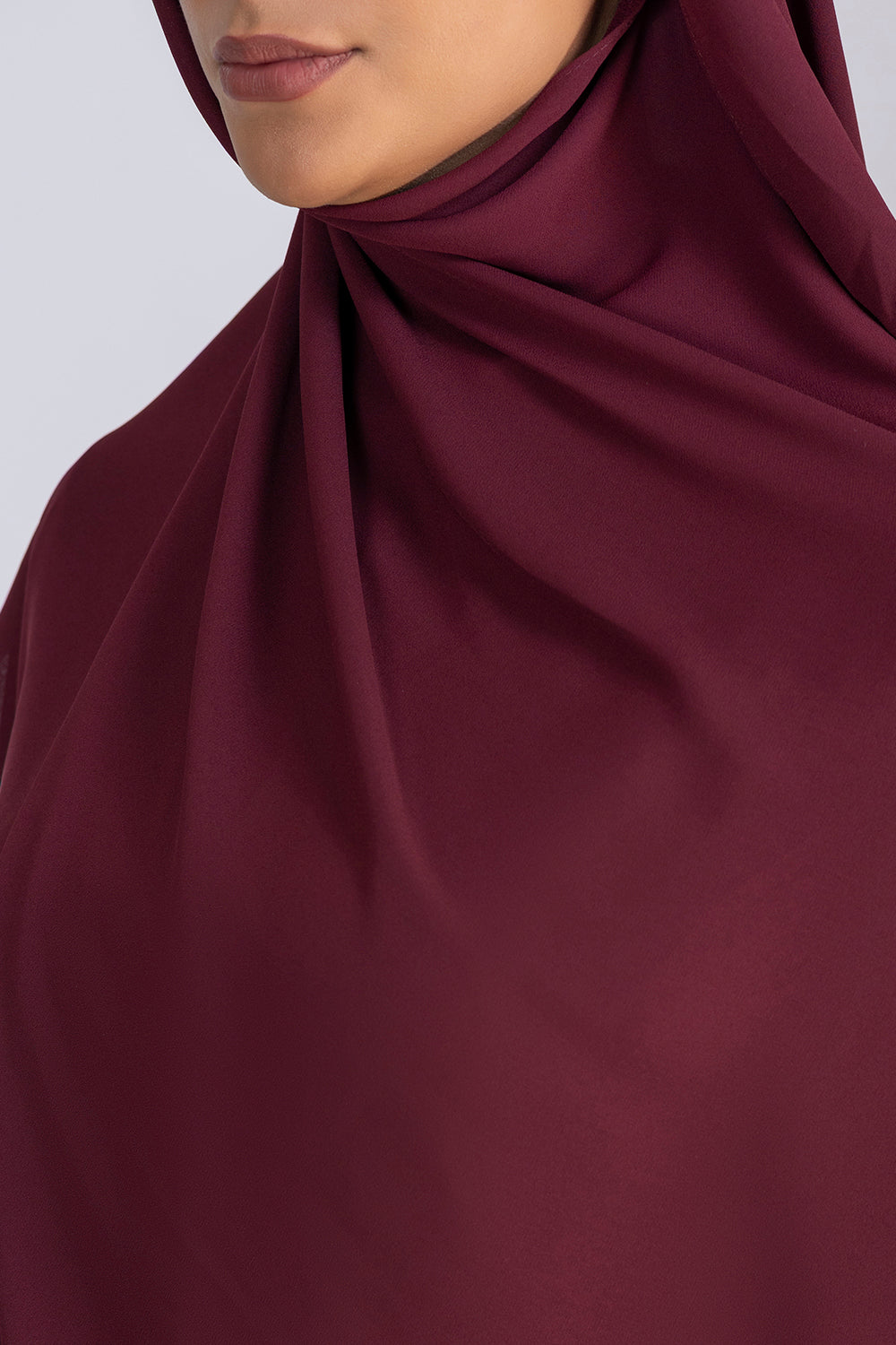 Burgundy chiffon hijab for women by Mawdeest
