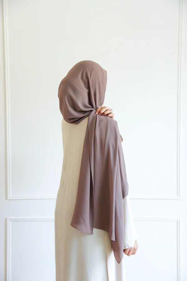 Lightweight mocca chiffon hijab set for daily wear – Mawdeest India