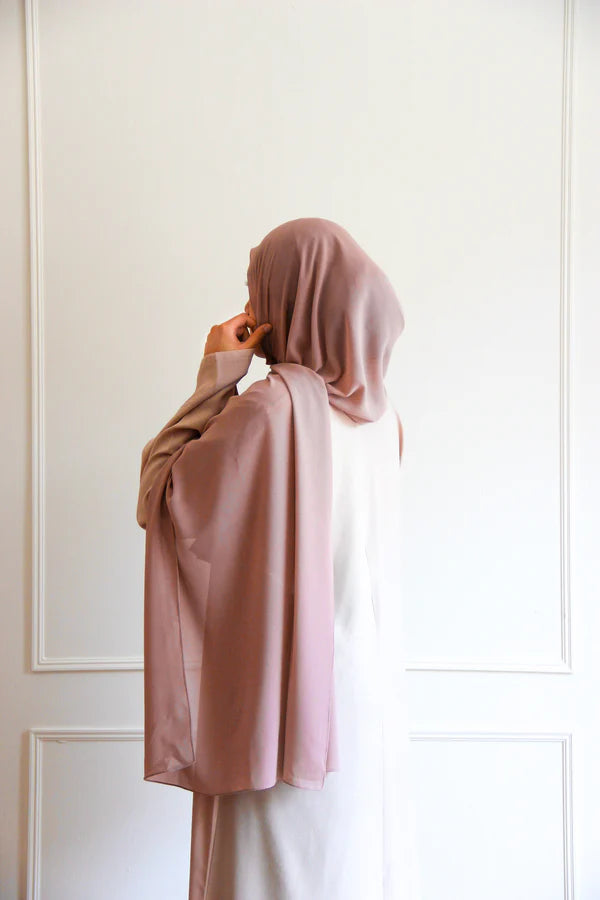Premium pink chiffon fabric hijab – soft texture by Mawdeest