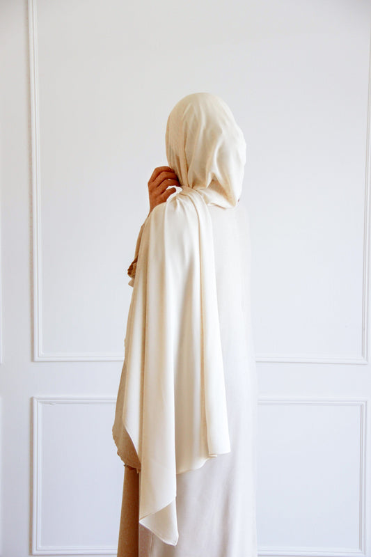 Premium off white chiffon hijab for Muslim women – Mawdeest
