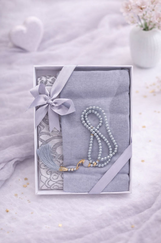 Luxury Prayer Gift Set with Hijab, Janamaz & Pearl Tasbih – Elegant Islamic Gift Box