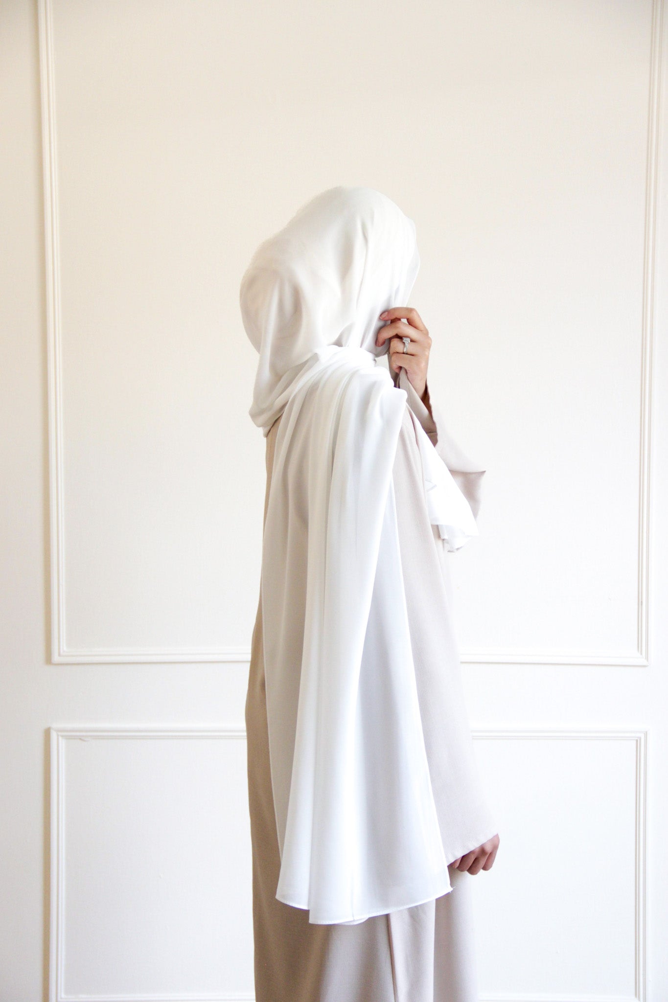Buy Milk White chiffon hijab online in India – Mawdeest
