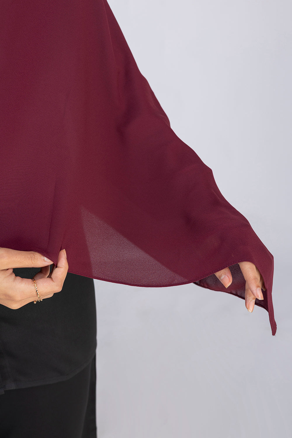 Burgundy chiffon hijab for women by Mawdeest
