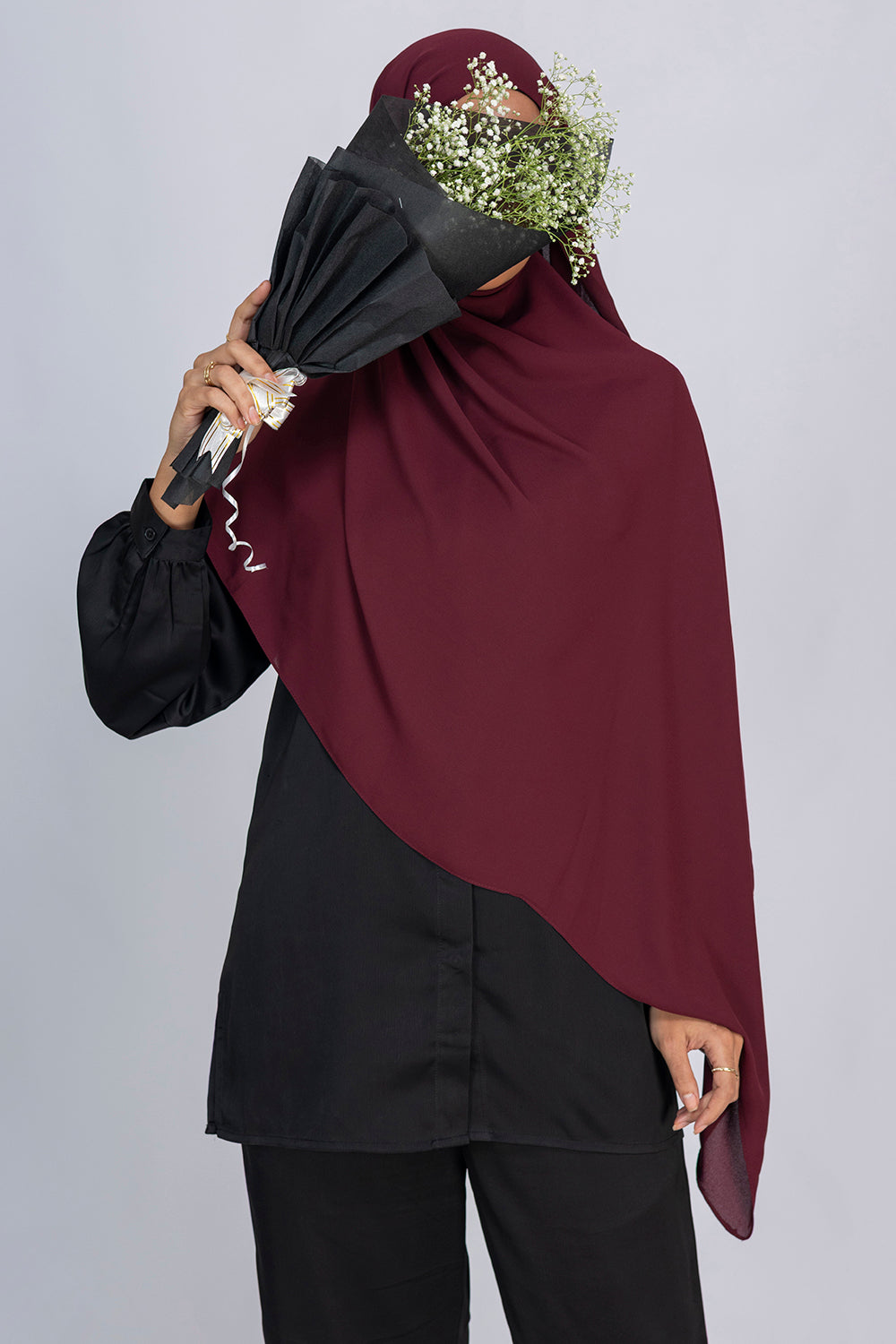 Burgundy chiffon hijab for women by Mawdeest
