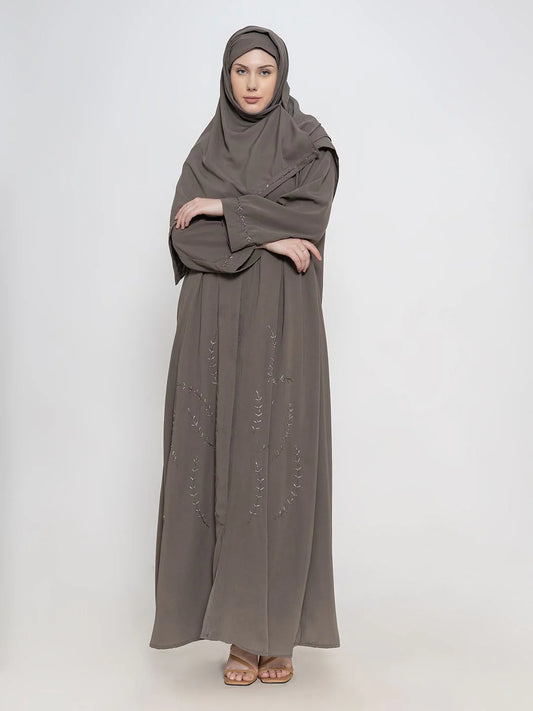 Embroidered abaya by Mawdeest 